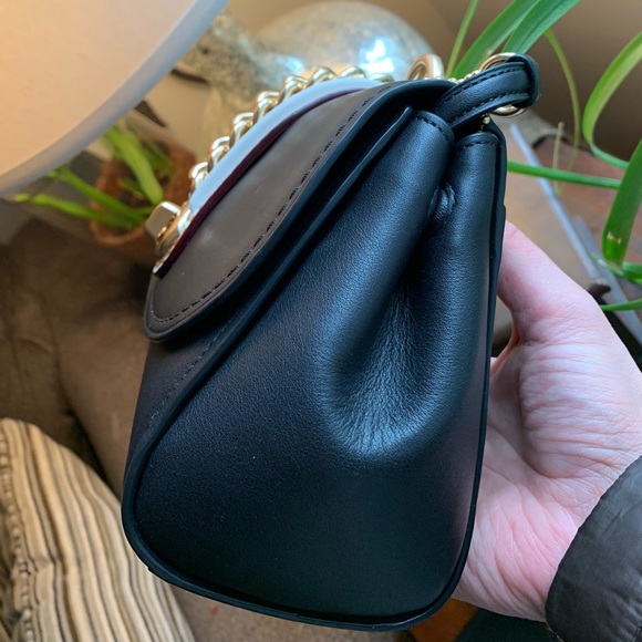 SOLD⛔️Authentic Coach leather chain appliqué Crosb - Picture 6 of 8